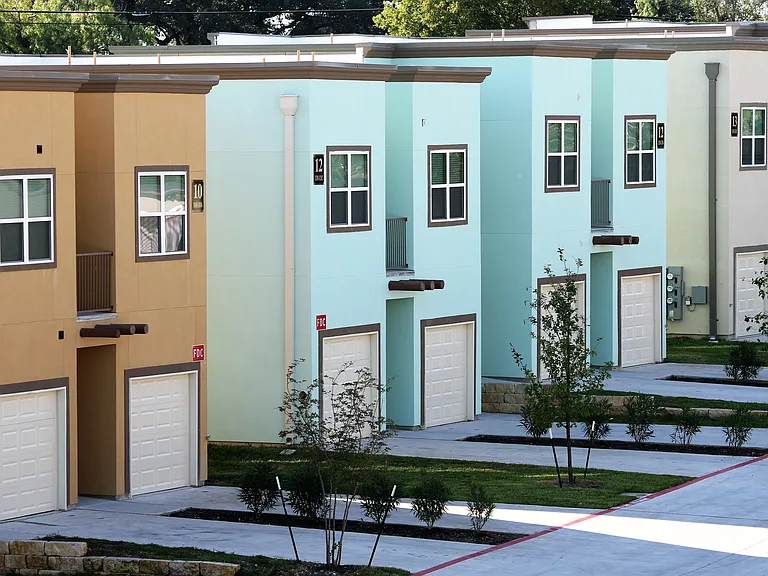 Beautiful Townhome with attached garage
