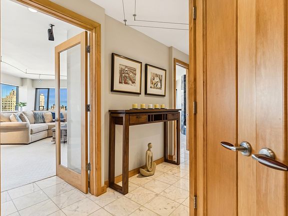2nd image of 1415 N Dearborn Pkwy #27C