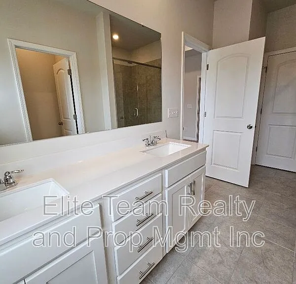 5416 Kings Ridge Dr — Photo 15