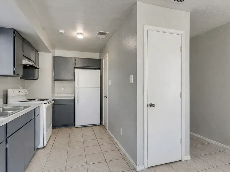 7575 Windsor Oaks #7575 — Photo 6