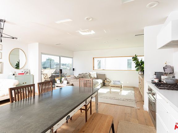 4th image of 2203 Rosey Way