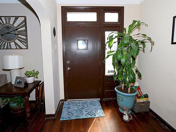 2nd image of 4915 Loughborough Ave