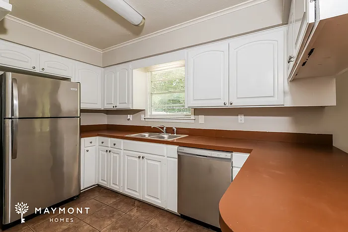 142 W Lisa Dr — Photo 5