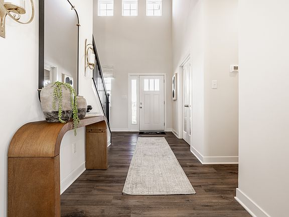 3rd image of 9801 Forest Ridge Ln