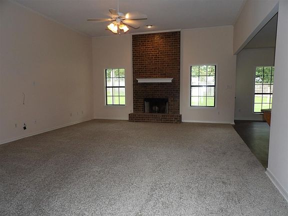 3rd image of 597 Briarwood Dr