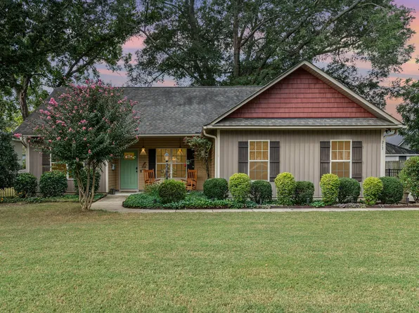 213 W Whitaker St, Clayton, NC 27520