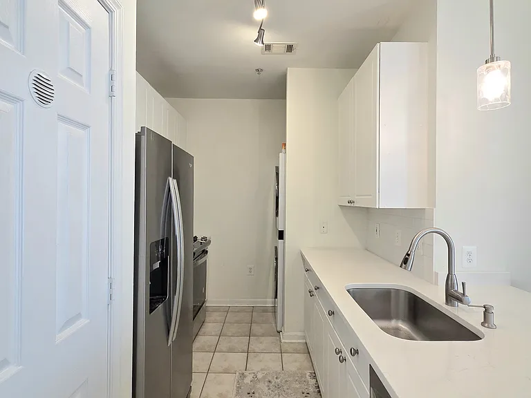 2791 Centerboro Dr #290 — Photo 6