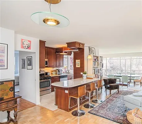 Sold by Douglas Elliman | media 21