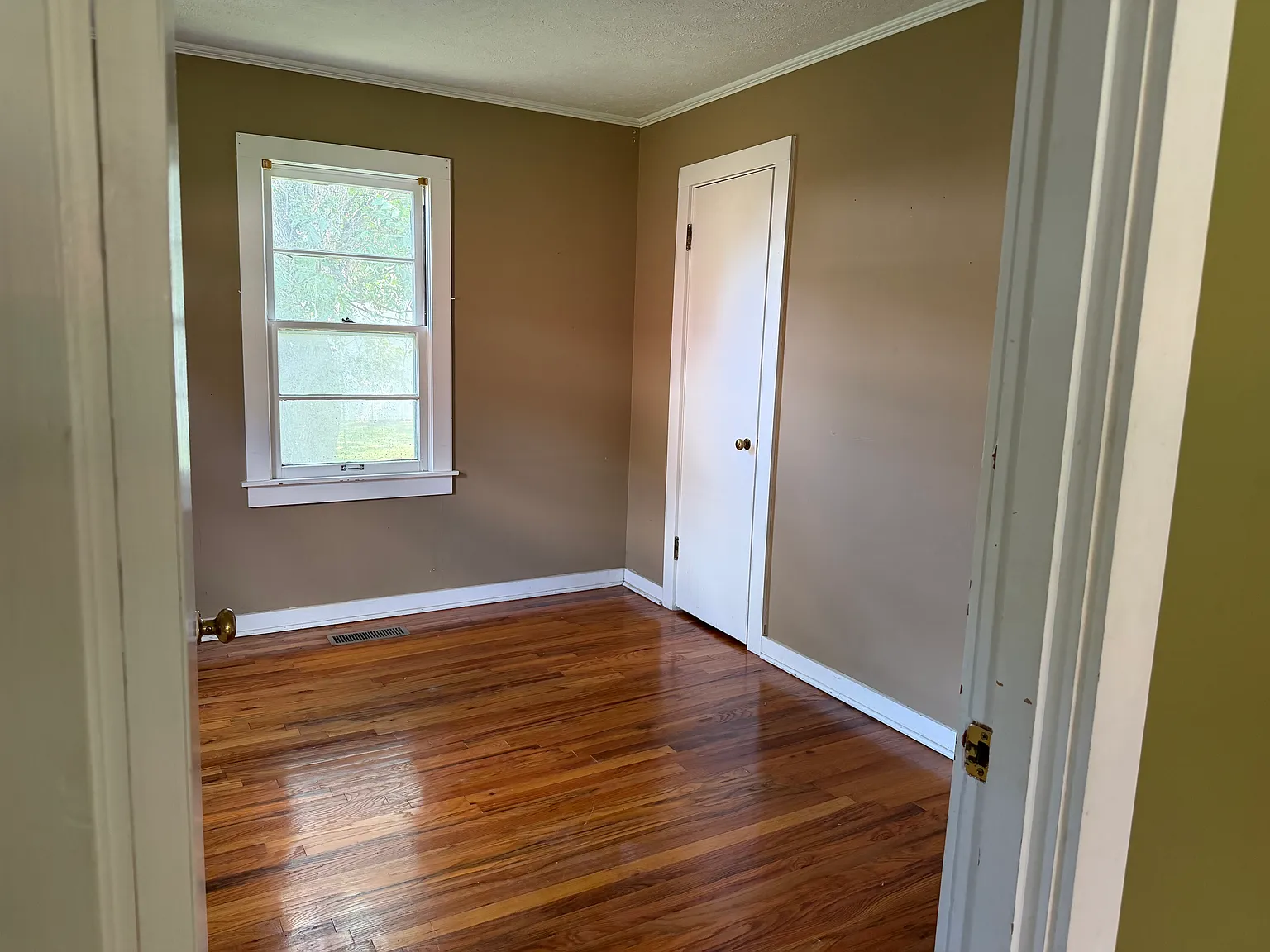 2 bed, 952 sqft, $1,200 — Photo 4