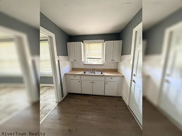 2718 Windsor Pkwy — Photo 7