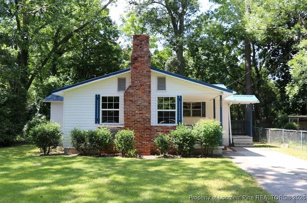 3 bed, 2.0 bath, 1130 sqft, $1,000 — Photo 1