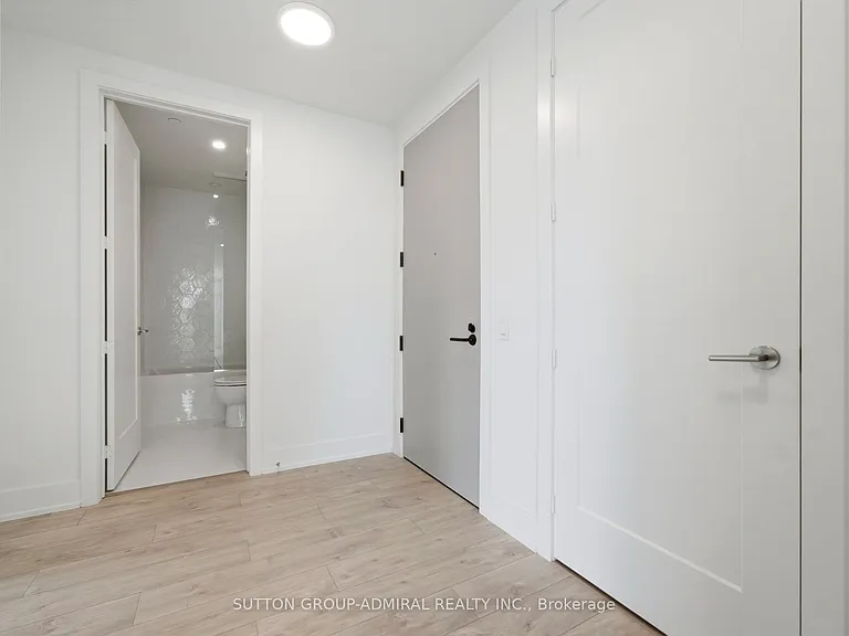 858 Dupont St #Penthouse 43 — Photo 10
