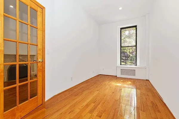 Rented by REAL New York | media 12