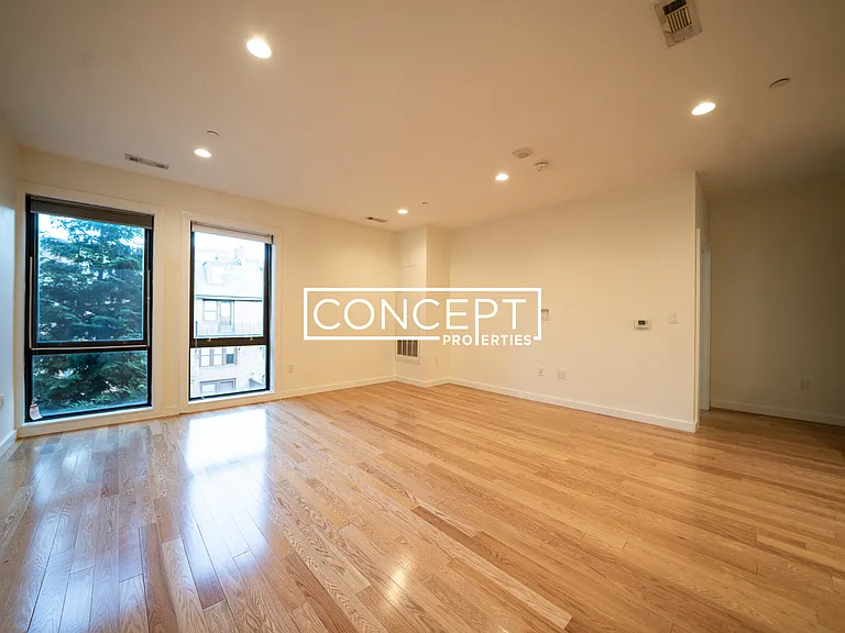 Diamond Fenway — Photo 38