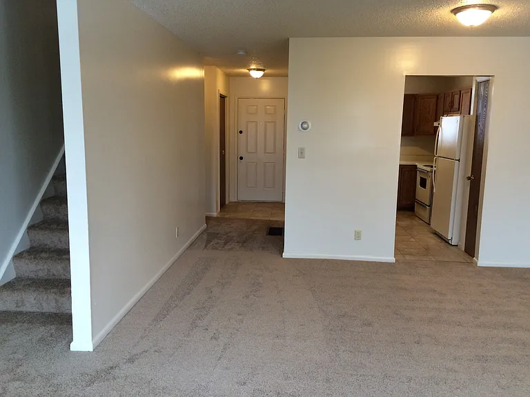 510-542 Hycliff Dr N — Photo 21