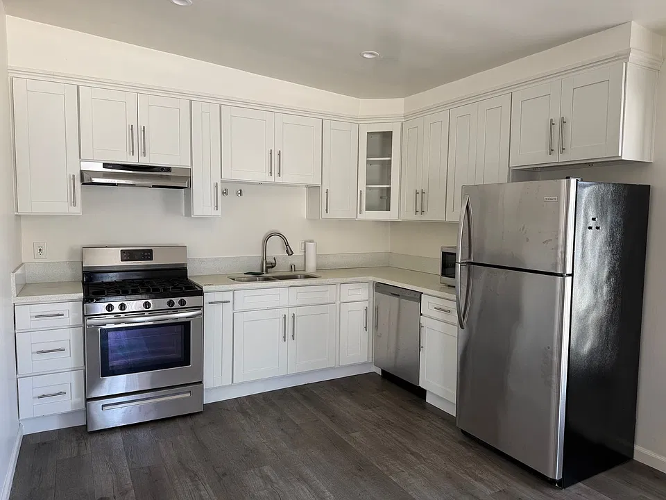 330 Sierra St