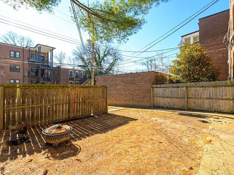 6128 Waterman Blvd — Photo 18