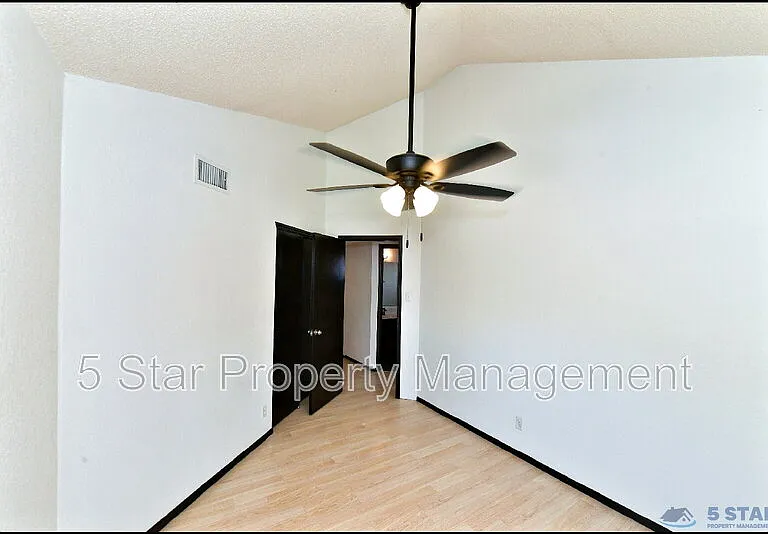 7249 Imperial Ridge Dr — Photo 36