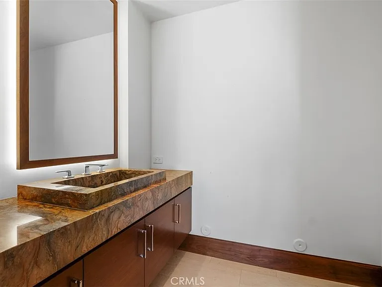 1523 Dolphin Ter — Photo 25