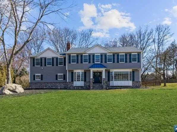 622 May St, River Vale, NJ 07675