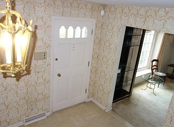 3rd image of 4454 Barchester Dr