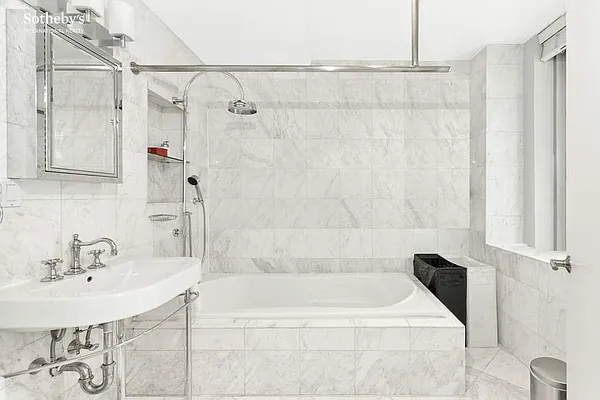 Rented by Sotheby's International Realty | media 49