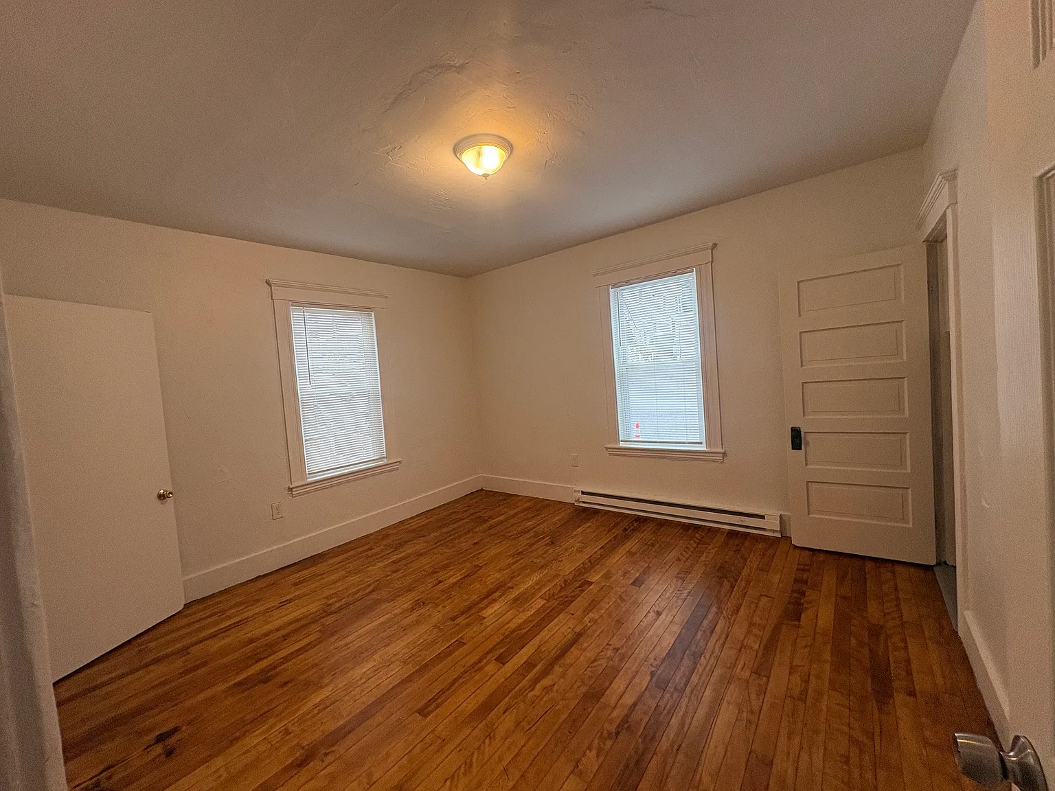 3 bed, 1.0 bath, $2,200 — Photo 2