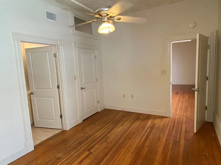 121 W Broad St — Photo 20