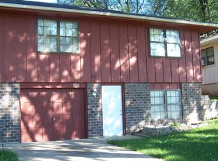 1006 SW Kingscross Rd, Blue Springs, MO 64014