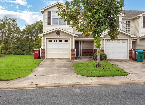 735 Majestic Dr Photo 1