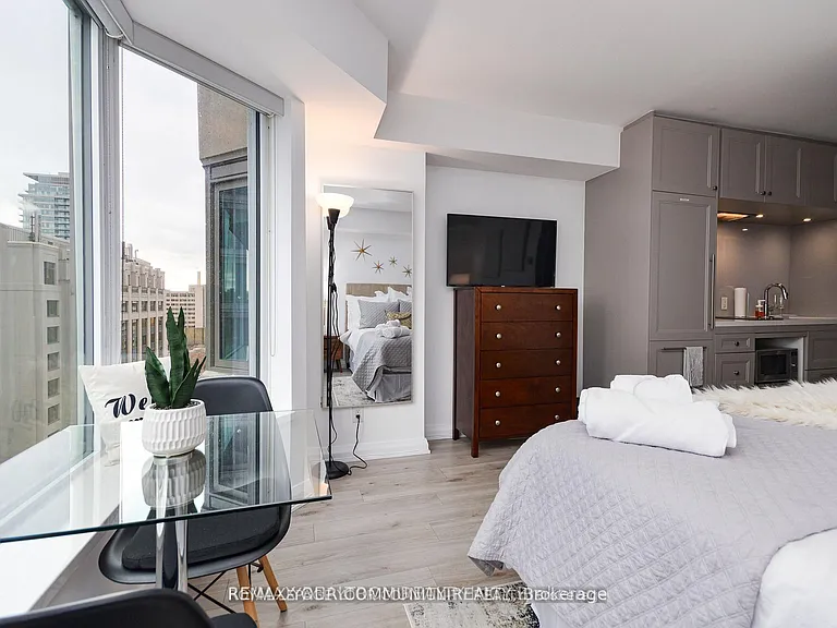 155 Yorkville Ave #1408 — Photo 6