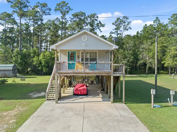 5033 Thrush Ln, Bay Saint Louis, MS 39520