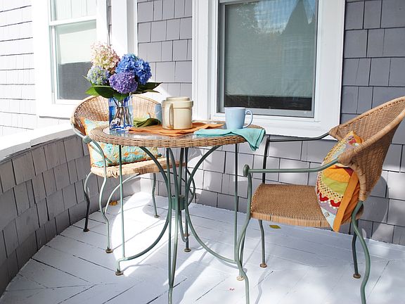 Perfect Coffee/Wine Spot