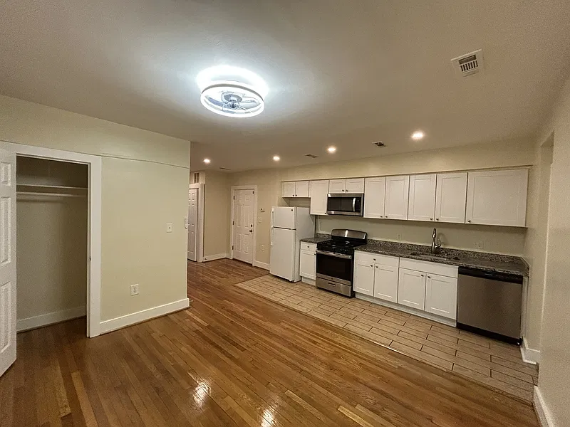 2 bed, 2.0 bath, 650 sqft, $1,850 — Photo 4