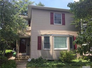 54 Prescott St, Garden City, NY 11530