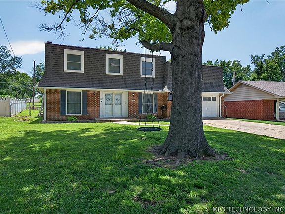 3rd image of 5821 Harvard Dr