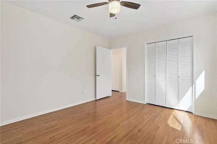 10025 Burnet Ave — Photo 10