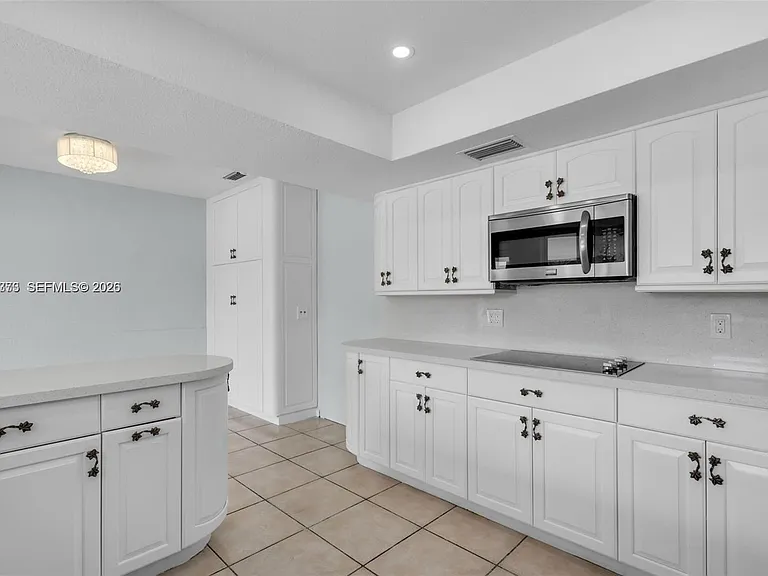 18370 SW 212th St — Photo 7