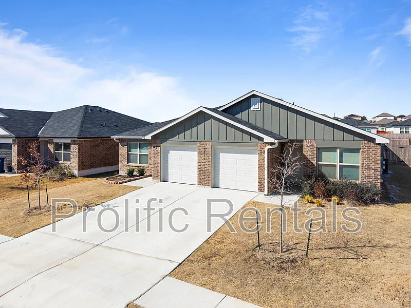 Building Photo - 1254 Lehmann Dr #B