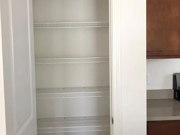 4th image of 2872 Poinciana Dr