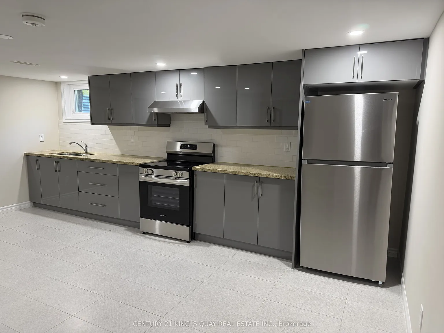 3 bed, $1,850 — Photo 3