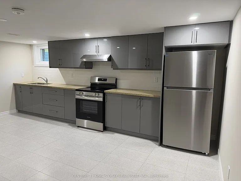 498 Wilson Rd S #BASEMENT — Photo 3
