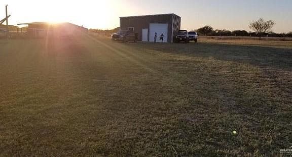 2nd image of 1 Mile W