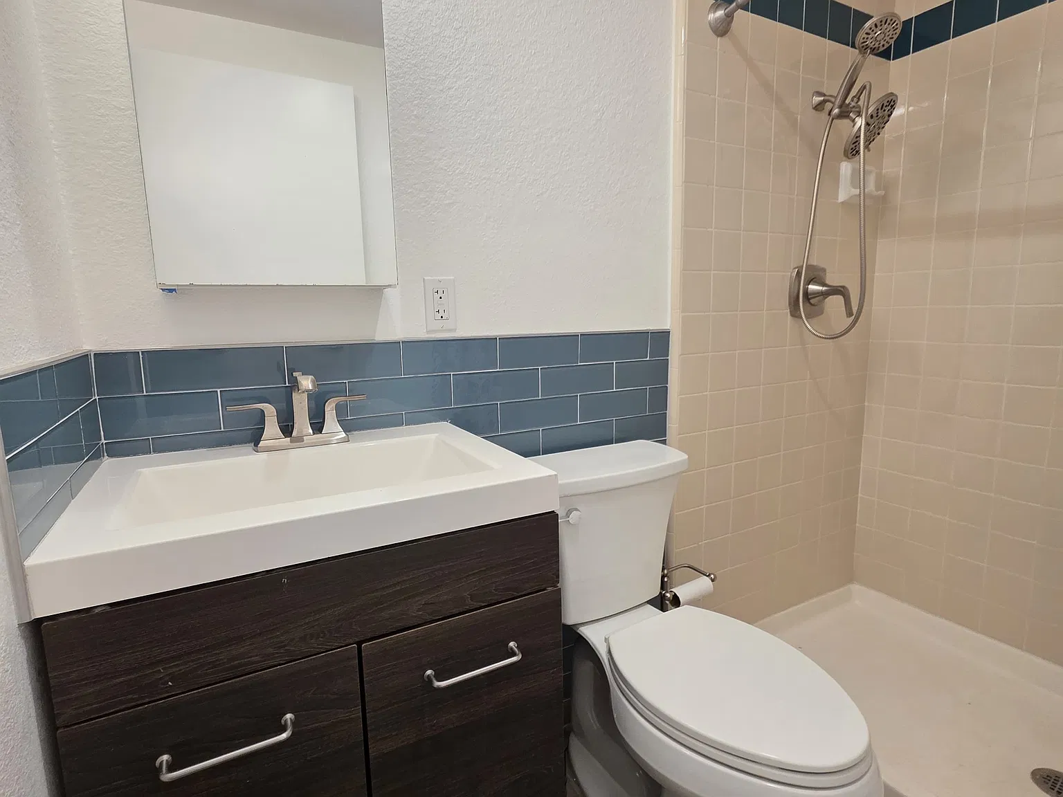 2 bed, 900 sqft, $2,999 — Photo 3