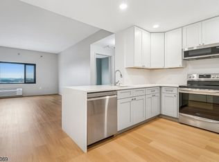 1 Carriage City Plz APT 1509, Rahway, NJ 07065