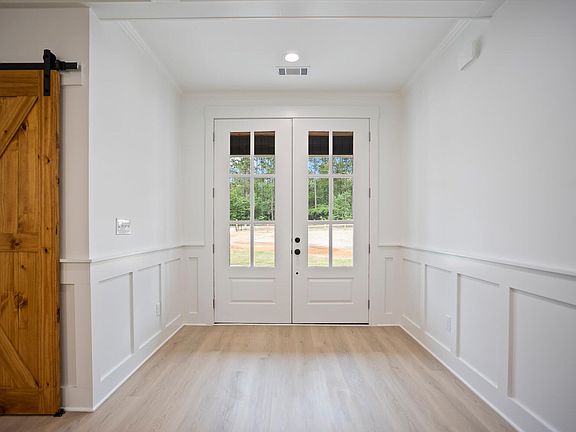 5th image of 576 Cedar Rd