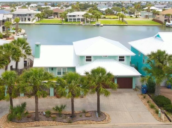 33 Blue Heron Dr, Rockport, TX 78382