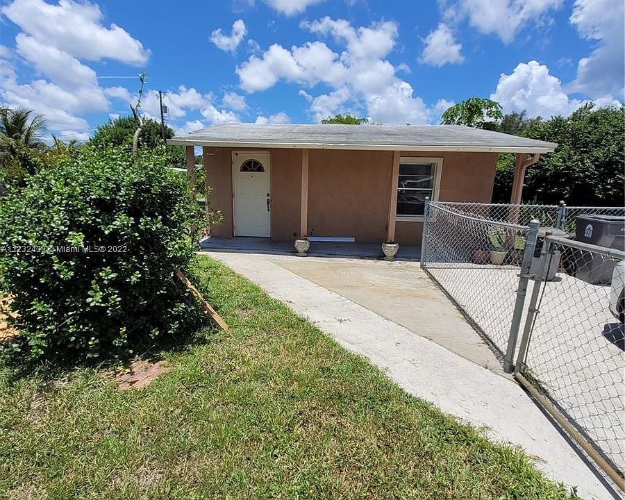 1st image of 1539 W Breezy Ln #1539