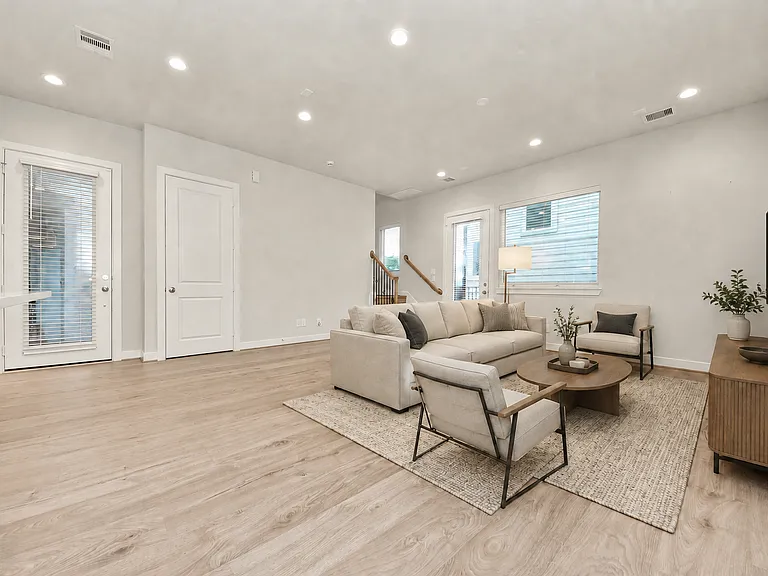 2319 Silva Park Ln — Photo 8