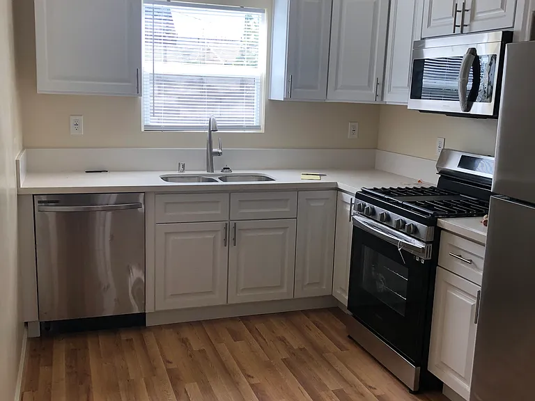 5720 1/2 S Saint Andrews Pl #1/2 — Photo 3